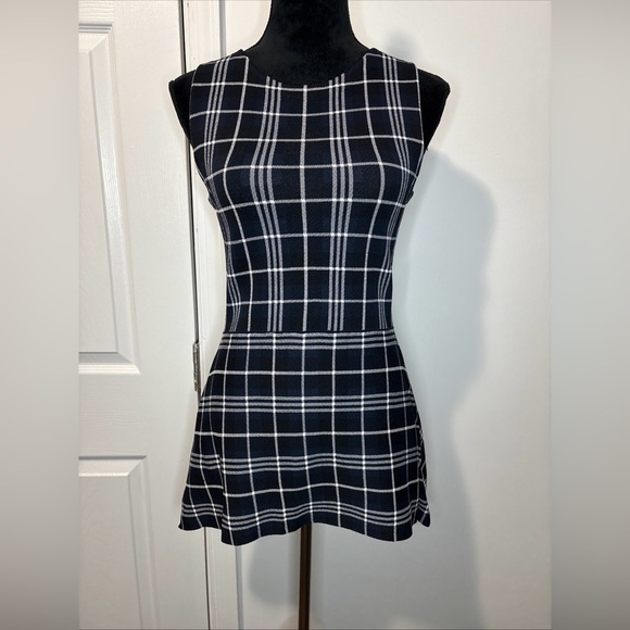 Theory Tops - Theory Kalora Knit Sleeveless Peplum Top In Blue White - Size S